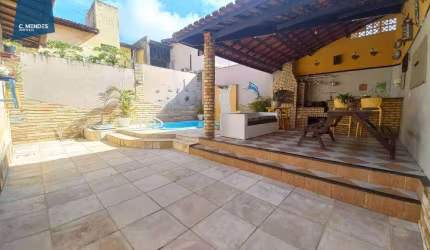 Casa com 4 dormitórios à venda, 215 m² por R$ 880.000 - Parque Manibura - Fortaleza/CE