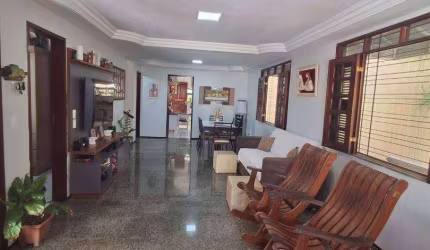 Casa com 4 dormitórios à venda, 187 m² por R$ 690.000,00 - Edson Queiroz - Fortaleza/CE
