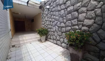 Casa com 3 dormitórios à venda, 151 m² por R$ 690.000,00 - Parque Manibura - Fortaleza/CE