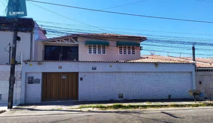 Casa com 4 dormitórios à venda, 210 m² por R$ 600.000,00 - Cambeba - Fortaleza/CE