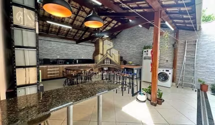Casa à venda 3 Quartos, 1 Suite, 2 Vagas, 180M², Parque Xangri-La, Contagem -