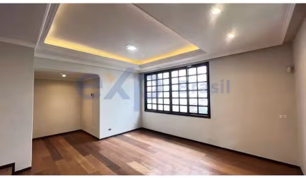 Casa com 5 quartos à venda na Rua Pinheiro Guimarães, 1442, Portão, Curitiba por R$ 1.499.000