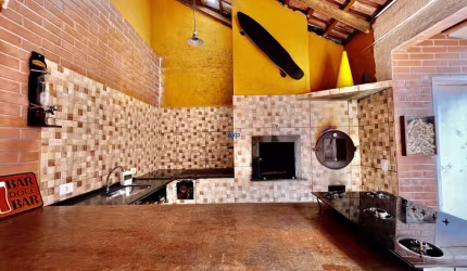 Casa com 4 quartos à venda na Nhundiaquara, 74, Cajuru, Curitiba por R$ 649.000
