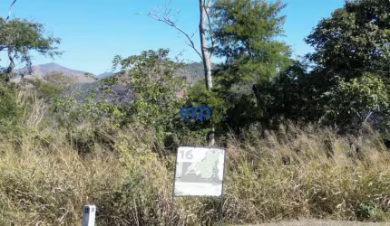 Terreno em condomínio fechado à venda na Estrada União e Indústria, Lote 16, 22180, Pedro do Rio, Petrópolis por R$ 300.000