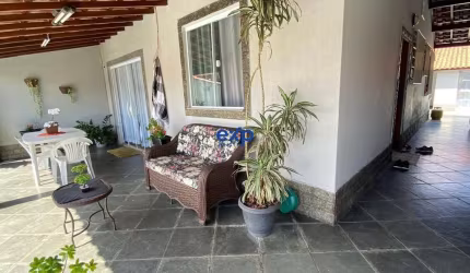Casa com 3 quartos à venda na Presidente Dutra, 100, Parque Embaixador, Resende por R$ 440.000