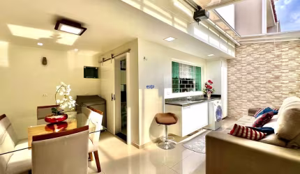 Casa com 3 quartos à venda na Rua Pudentópolis, 18, Aviação, São José dos Pinhais por R$ 850.000