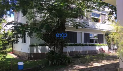 Casa em condomínio fechado com 3 quartos à venda na Kopke, 253, Duchas, Petrópolis por R$ 900.000