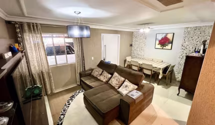 Casa com 3 quartos à venda na Rua Jordânia, 942, Cajuru, Curitiba por R$ 489.000