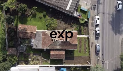 Terreno à venda na Avenida Brasília, 5492, Novo Mundo, Curitiba por R$ 2.699.000
