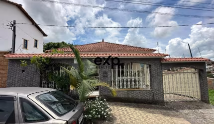 Casa com 3 quartos à venda na Alameda Vinicius de Moraes, 830, Solar dos Lagos, São Lourenço por R$ 1.100.000