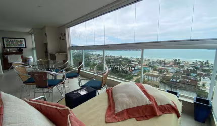Apartamento com Vista Deslumbrante na Enseada