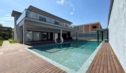 Casa nova em condominio de alto padrao, 4 suítes, lazer, conforto e segurança