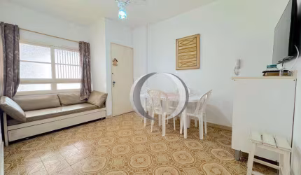 Apartamento na Pitangueiras, 1 quadra da praia