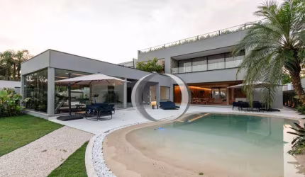 Casa no Acapulco Guarujá, modelo Turn key inteiramente mobiliada.