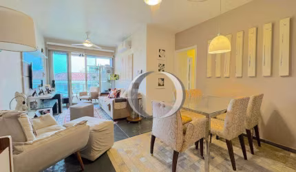 Apartamento na Enseada, 2 quadras da praia