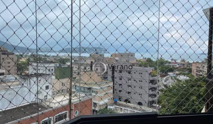 Apartamento na Enseada, com suítes e vista para mar