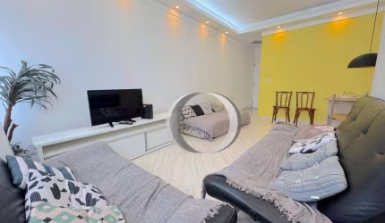 Apartamento na Enseada com 2 quartos, reformado e área de lazer