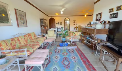 Apartamento na Enseada com 3 quartos (sendo 1 suíte), 2 vagas, proximo da praia
