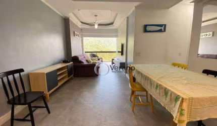 Apartamento reformado, com 3 quartos sendo 2 suítes, prédio com área de lazer e bem proximo da praia