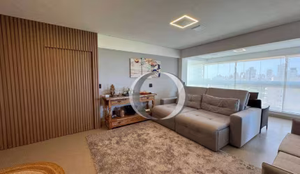 Apartamento alto padrão, totalmente reformado, vista total para o mar, varanda gourmet