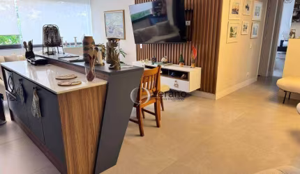 apartamento lindo decorado no guaruja enseada com  2 quartos sendo 1 suite sala com churrasqueira na varanda