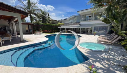 Casa a venda no Acapulco com 5 suítes, espaço gourmet, piscina e hidromassagem