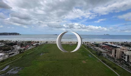 Apartamento com linda vista para mar, lazer estilo club, com 3 vagas de garagem