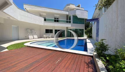 Casa em condomínio fechado com 5 suítes, piscina e area gourmet a poucos metros da praia do Pernambuco