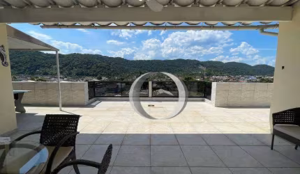 Enseada cobertura com vista livre, ótima localização