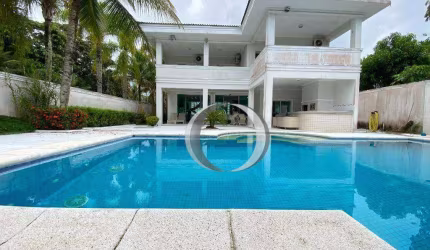Casa com 5 suítes, em comdomímio fechado proximo a praia do Pernambuco