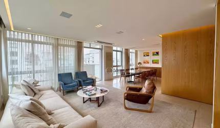 Apartamento reformado, moderno e totalmente automatizado, com varanda no Jardim América