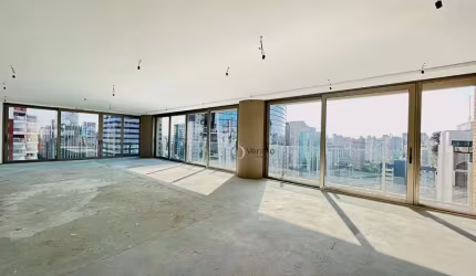 Apartamento com 4 suítes no Condomínio Casa Leopoldo