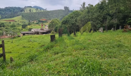 Oportunidade: Sítio de 16 alqueires com vista deslumbrante em Piracaia