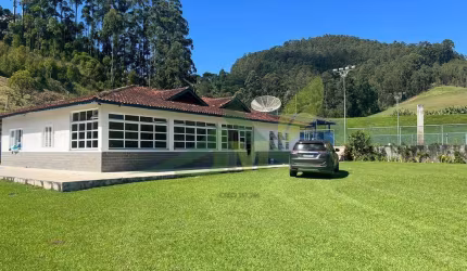 Fazenda em Joanópolis: Refúgio Rural Próximo à Cachoeira dos Pretos