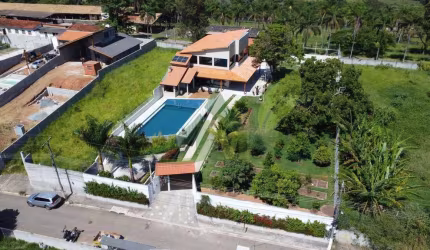 Chácara Recém-Construída com Fino Acabamento em Atibaia
