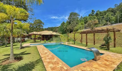 Sítio de Alto Padrão em Atibaia-SP com Vista Deslumbrante