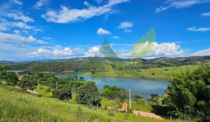 Linda chácara à venda em Piracaia,  terreno de 4100m e acesso para Represa