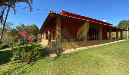 Lindo Sítio à Venda em Piracaia – 48.400 m² de Tradição e Beleza Natural