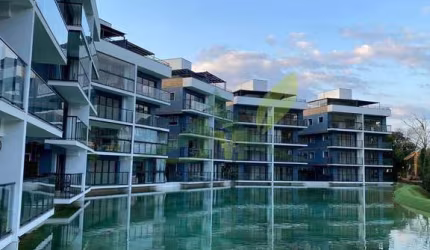 Cobertura Duplex com localização e vista exclusiva no Cond. Vila dos Lagos