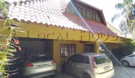 Casa com 5 quartos, 365m², à venda em Curitiba, Alto da Rua XV