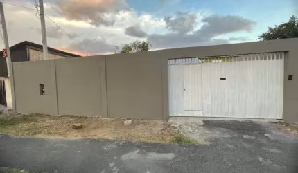 Sobrado à venda em Curitiba, Bairro Alto, com 3 quartos, 150m²