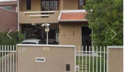 Sobrado à venda em Curitiba, Orleans, com 4 quartos, 250m²