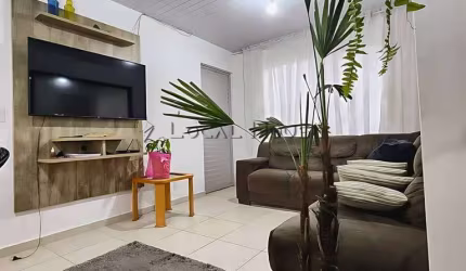Casa Térrea com Quintal Amplo no Condomínio Residencial Aroeira I – Santa Cândida, Curitiba