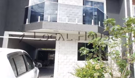 Sobrado à venda em Curitiba, Pinheirinho, com 3 quartos, 140m²