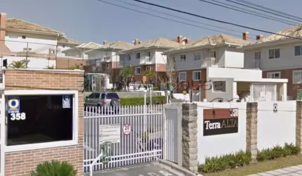 Sobrado à venda em Curitiba, Guabirotuba, com 4 quartos, 200m²