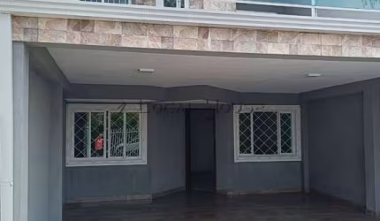 Sobrado à venda em Curitiba, Xaxim, com 3 quartos, 90m²
