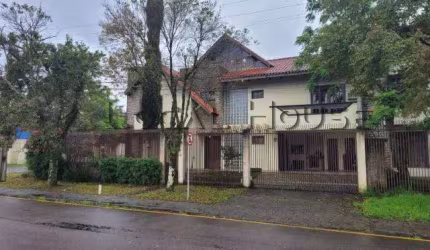 Sobrado à venda em Curitiba, Hauer, com 3 quartos, 211m²