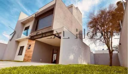 Sobrado à venda em Curitiba, Uberaba, com 3 quartos, 145m²