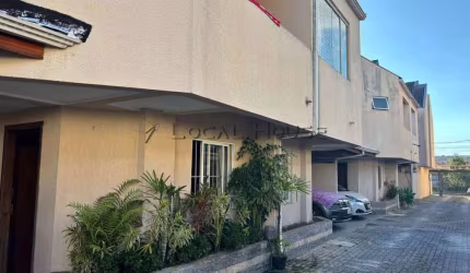 Sobrado à venda em Curitiba, Bacacheri, com 3 quartos, 124m²