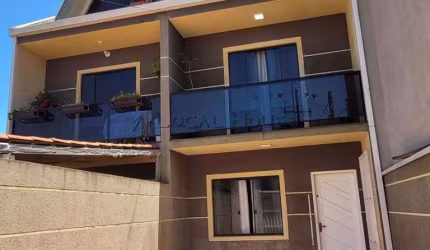 Sobrado à venda em Curitiba, Sítio Cercado, com 3 quartos, 121m²